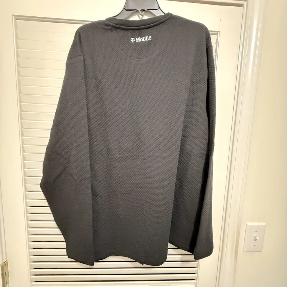 T-Mobile Mens XL Long Sleeve shirt - Picture 2 of 5